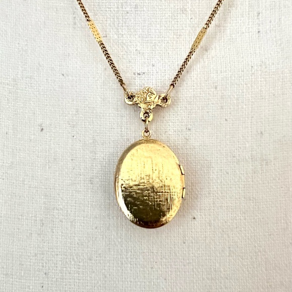 Goldtone and Red CZ Replica Locket - Picture 6 of 6